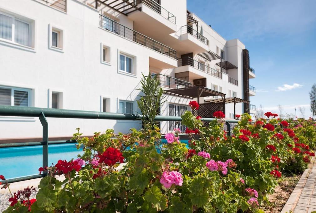 Private Beach Resort Cyprus Vokolidha Exteriör bild